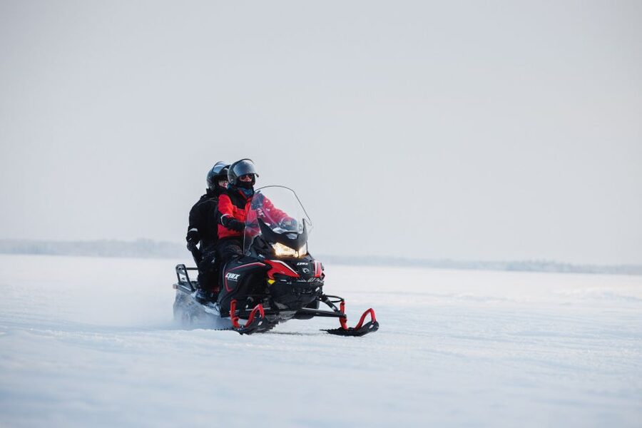 Rovaniemi: Ice Fishing & Snowmobile Safari Combo Day - A snowmobile route with a real Arctic purpose