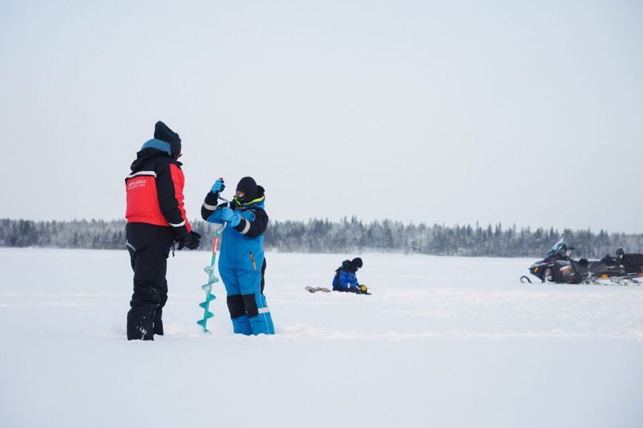 Rovaniemi: Ice Fishing & Snowmobile Safari Combo Day - The scenery is the main reward
