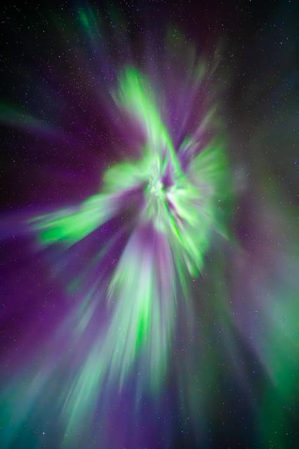 Rovaniemi: Ice Floating Experience with Northern lights - A 30-minute break with hot drinks and cookies