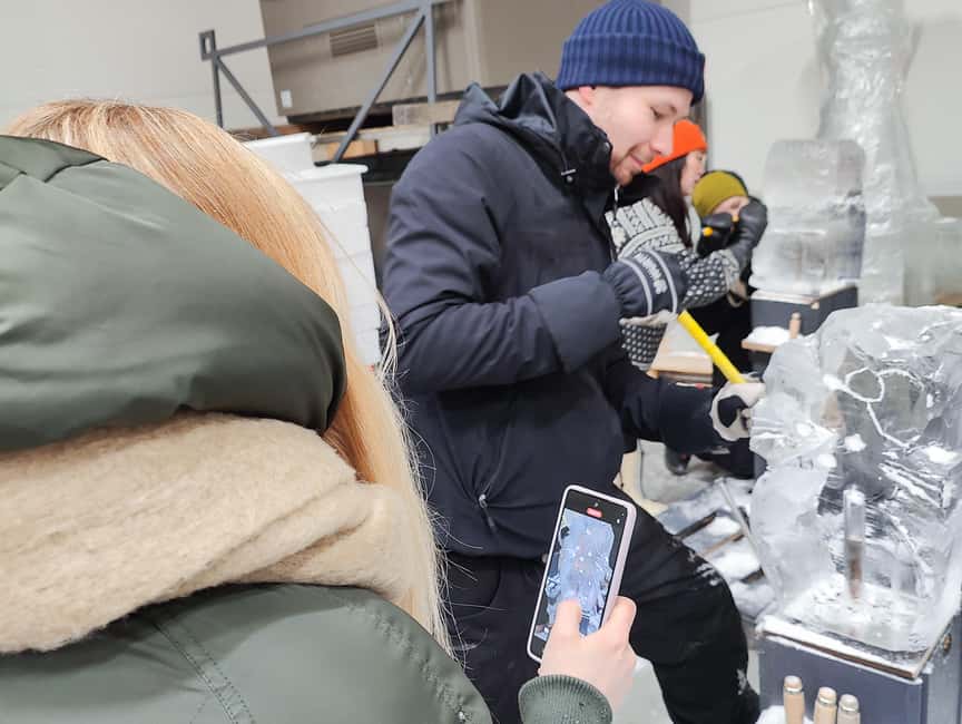 Rovaniemi: Ice sculpting experience - Behind the scenes with the ice storage