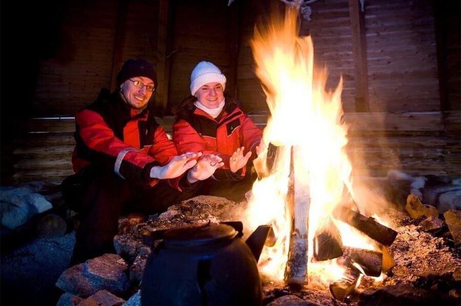 Rovaniemi: Lapland Northern Lights Tour with BBQ - Warm clothing, cold-weather comfort, and family fit