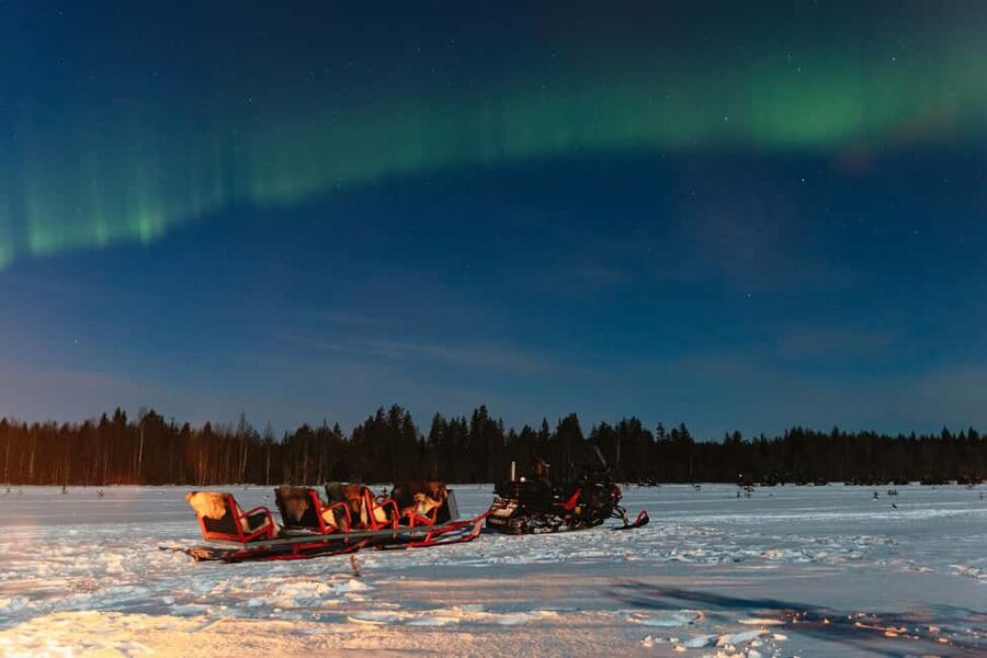 Rovaniemi: Northern Lights Family-Friendly Snowmobile Safari - What the snowmobile ride feels like