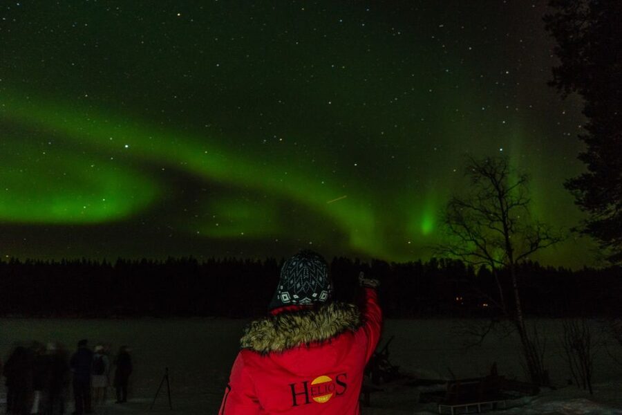 Rovaniemi: Northern Lights Hunting in Lappish old cottage - The old cottage and the indoor part of the evening
