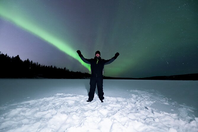 Rovaniemi: Northern Lights Pro Guaranteed - Unlimited Distance - Why the eight-person limit matters