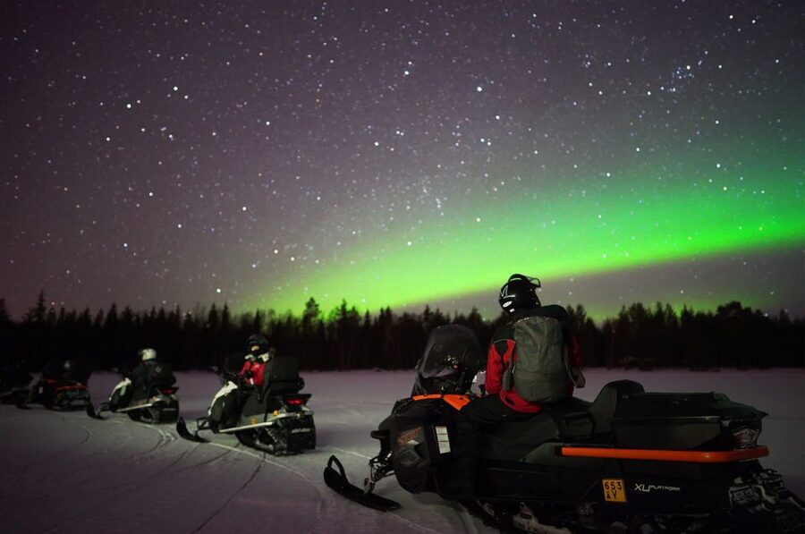 Rovaniemi: Northern Lights Snowmobile Hunt - Group size, cancellations, and timing