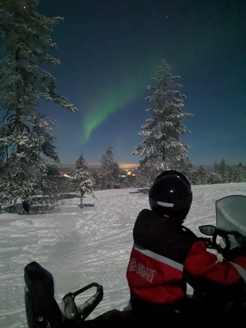 Rovaniemi: Northern Lights Snowmobile Safari with Campfire - Getting ready at the Arctic Lifestyle office