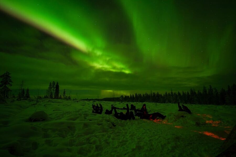 Rovaniemi: Northern Lights Tour at the Campfire - Getting dressed for Lapland cold