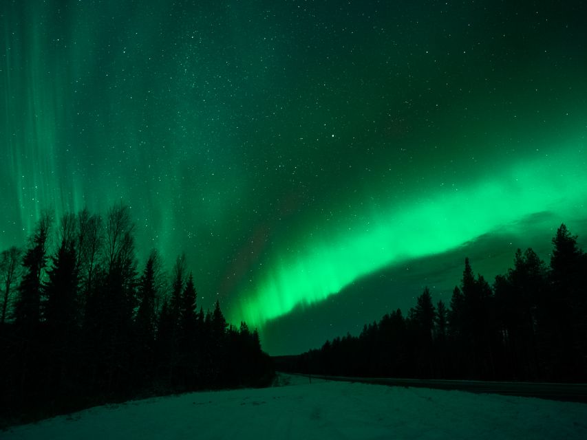 Rovaniemi: Northern Lights Tour with Guaranteed Sightings - The first stop may not be the best stop