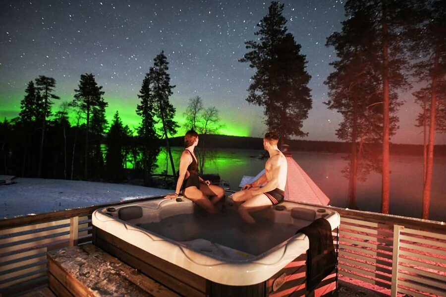 Rovaniemi: Northern Lights Trip with Arctic Sauna & Jacuzzi - Trying the frozen lake safely