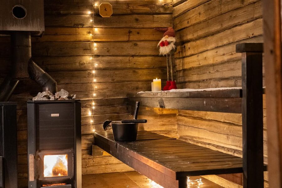 Rovaniemi: Private Sauna and Ice Swimming Tour with Snacks - Who should book this private sauna experience?