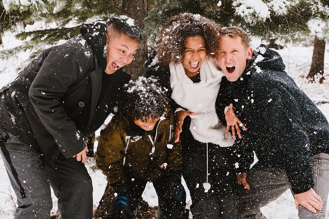 Rovaniemi: Private Winter Wonderland Photoshoot Tour - Walking to a lookout in the winter woods