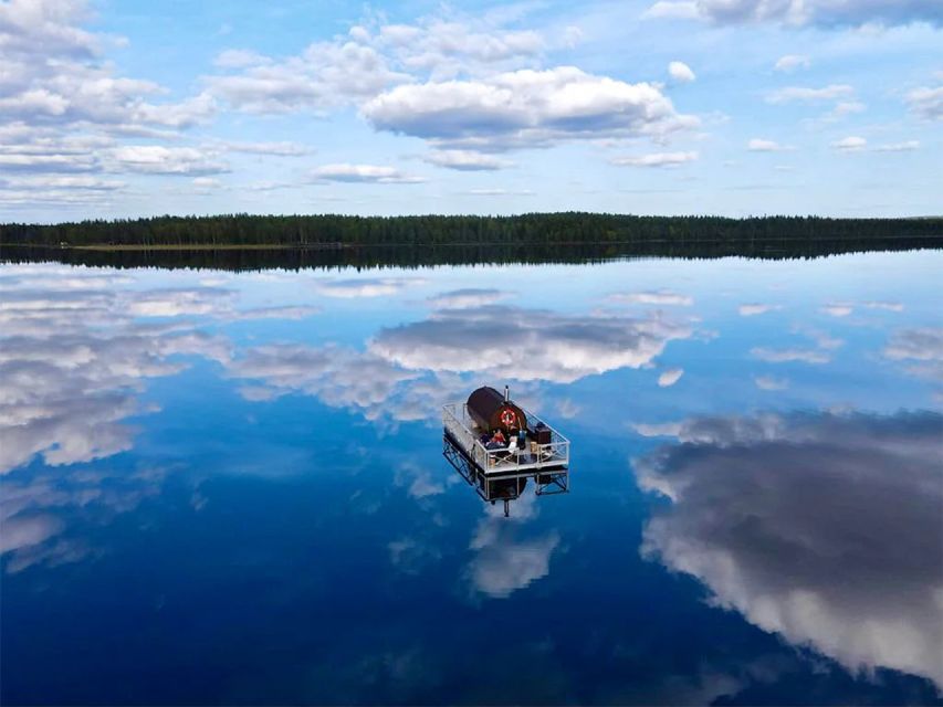 Rovaniemi: Sauna Boat Scenic Lake Cruise - Boarding the sauna boat