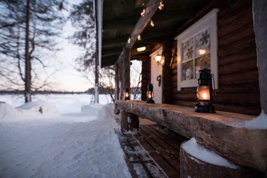 Rovaniemi: Sauna & Ice Swimming Tour with Dinner and Aurora - A small forest setting with a big change of pace
