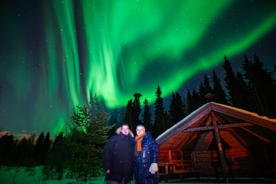 Rovaniemi: Small-Group Northern Lights Wilderness Tour - Waiting beside the fire is not filler