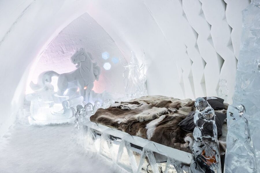 Rovaniemi: Snow Hotel Tour with Food by the Fire - Key points at a glance