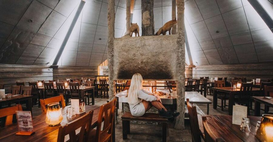 Rovaniemi: Snow Hotel Tour with Food by the Fire - Is $201 per person good value?