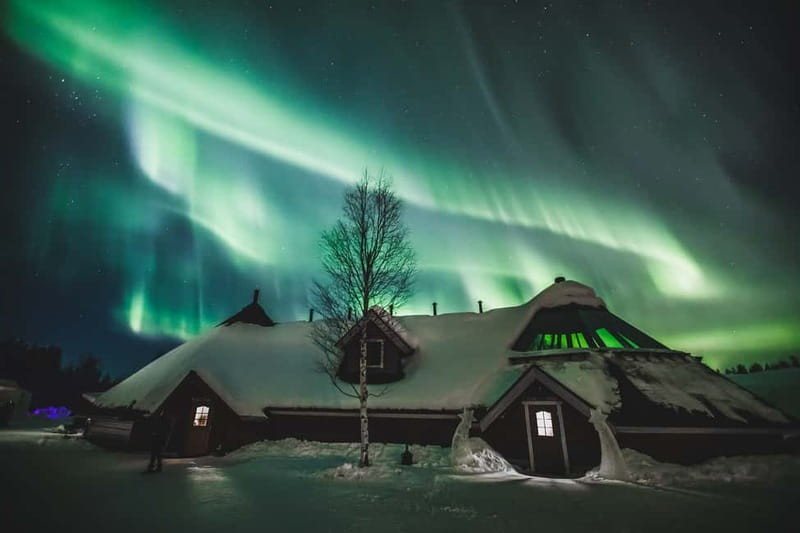 Rovaniemi: Snow Sauna Experience, Jacuzzi and Dinner in Kota - Dinner in the Kota by an open fire