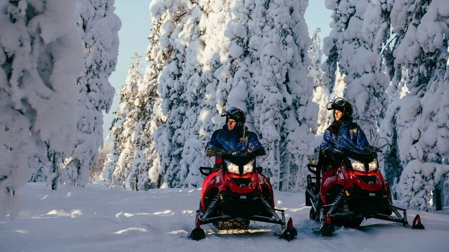 Rovaniemi: Snowmobile Adventure Tour for Adults Only - The first forest section: learning the machine