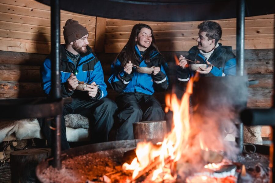 Rovaniemi: Snowmobile and Ice Fishing Adventure with Lunch - Three hours of snowmobile riding near Rovaniemi