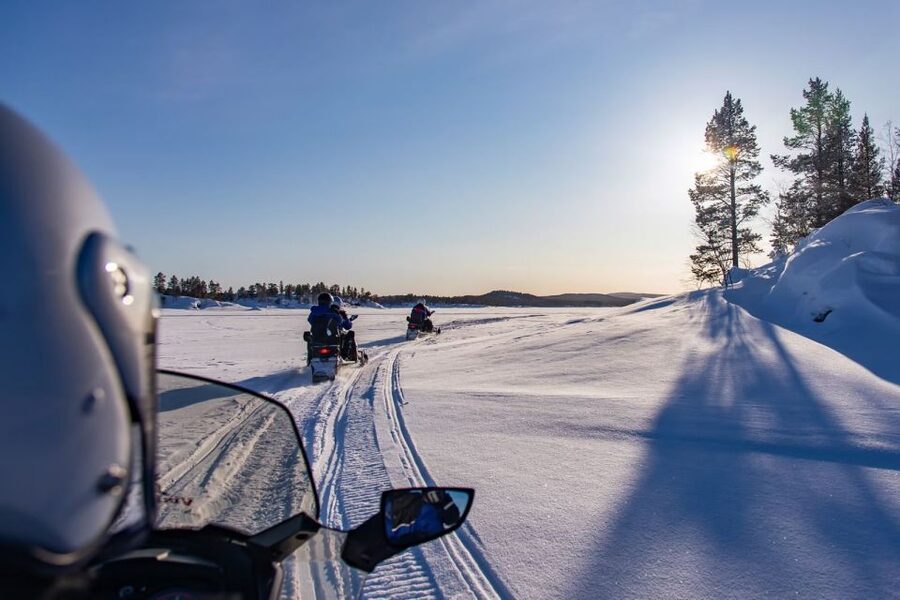 Rovaniemi: Snowmobile Safari Adventure - Learning the controls before the trail