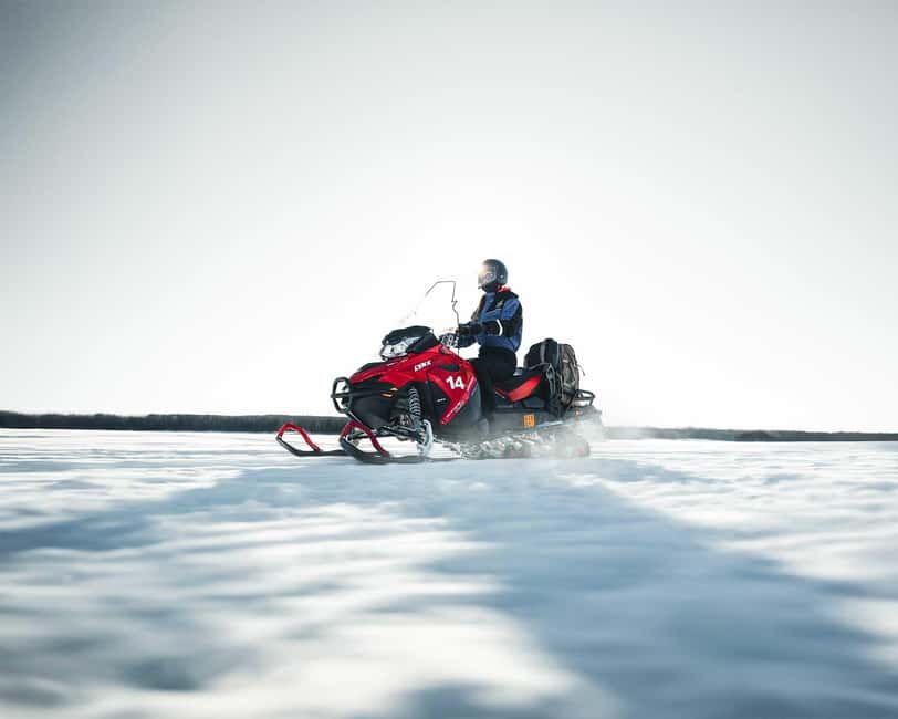 Rovaniemi: Snowmobile Safari into the Wilderness - Learning to handle the snowmobile