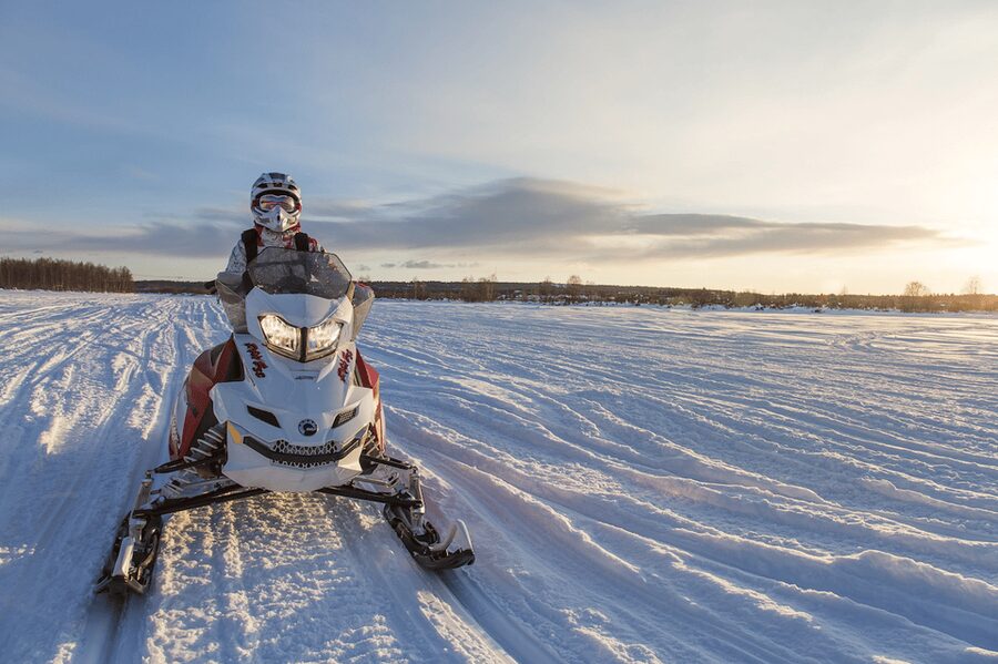 Rovaniemi: Snowmobile Sprint Safari - Safety briefing before the engines start