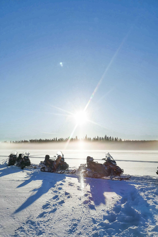 Rovaniemi: Snowmobiling and Ice Fishing - Learning to handle the snowmobile