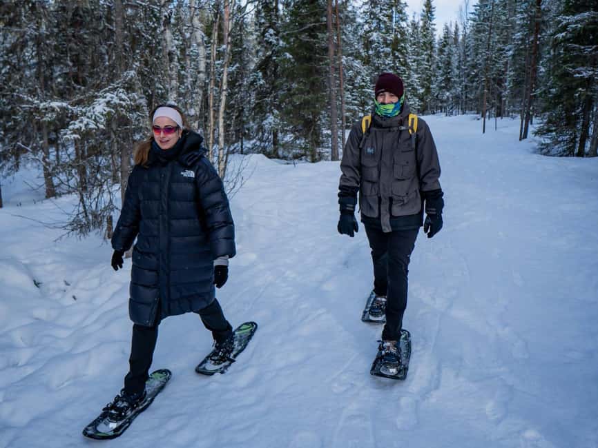 Rovaniemi: Snowshoe Adventure at Vikaköngäs & Barbeque - Getting fitted and learning the snowshoes