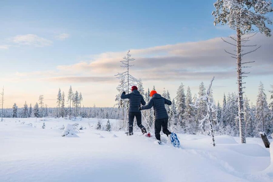 Rovaniemi: Snowshoe Wilderness Adventure - Getting the right gear for deep snow
