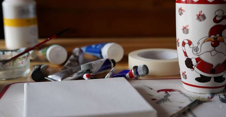 Rovaniemi: Workshop - Aurora painting - A small English-speaking class with step-by-step help
