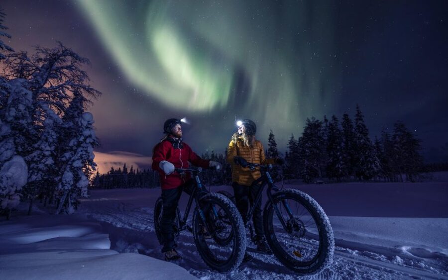 Ruka: Guided fatbike safari - The fire stop and grilled sausages