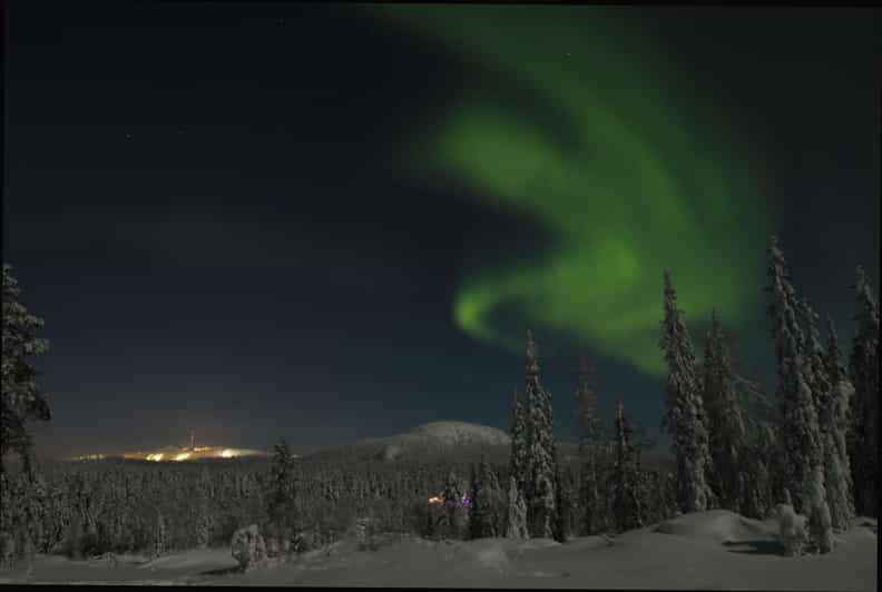 Ruka: Searching for the northern lights with snowshoes - Reading animal tracks in the snow