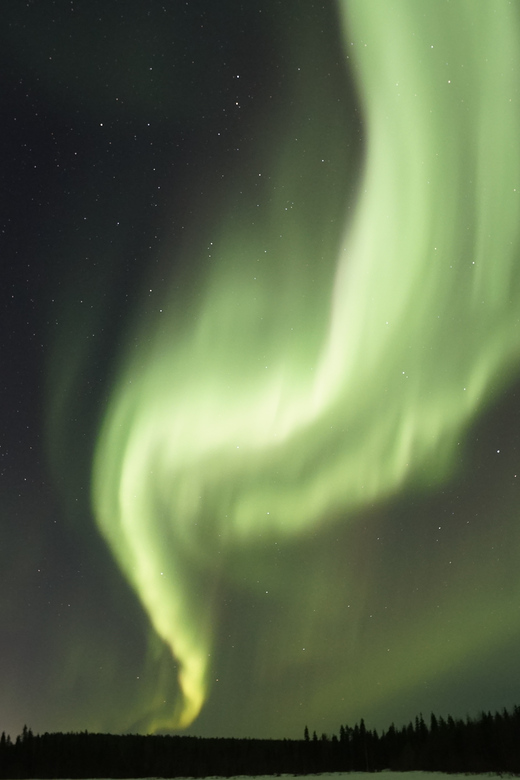 Saariselkä: Aurora Photo Tour by Car with Transfer & Drinks - The included photos and what they add