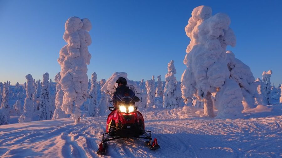 Saariselkä: Evening Snowmobile Tour with Fire & picnic - Getting ready in Saariselkä