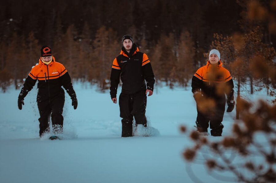 Saariselkä: Northern Lights Hunting Snowshoe Trip - Clothing, equipment, and comfort