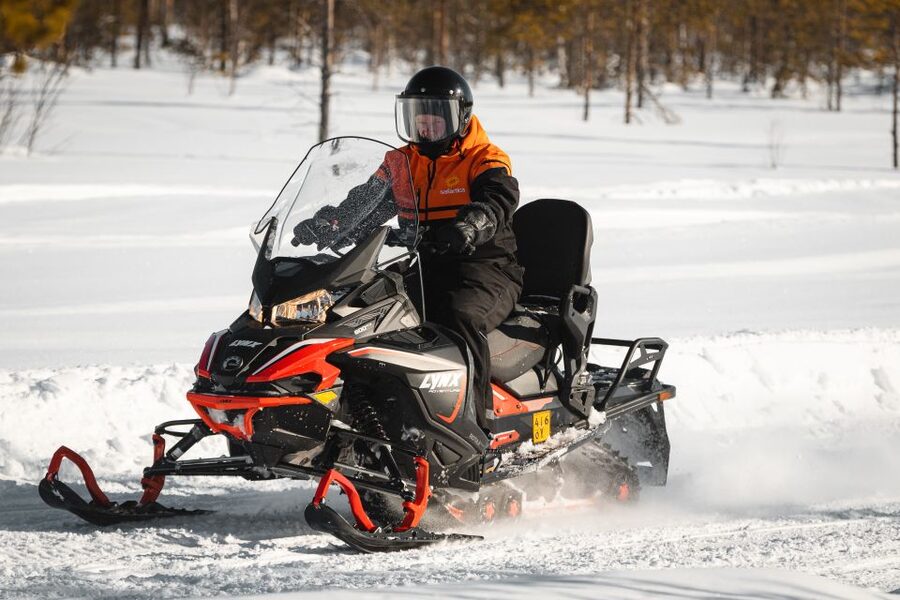 Saariselkä: Snowmobile Adventure for Adults - Leaving Saariselkä for the Arctic tracks