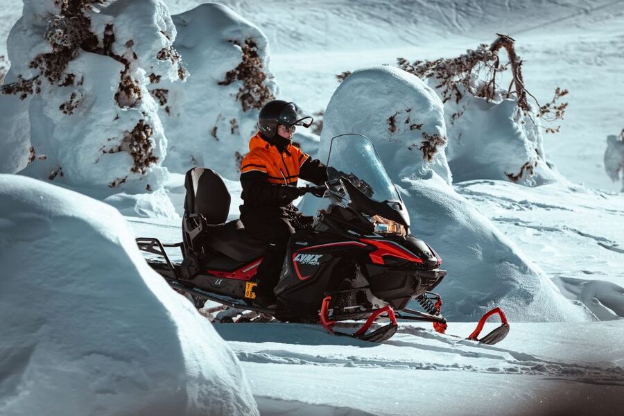 Saariselkä: Snowmobile Adventure for Adults - Sharing a snowmobile with another rider