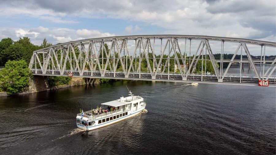 SIGHTSEEING CRUISE AROUND SAVONLINNA - Why the lake is the right place to see Savonlinna