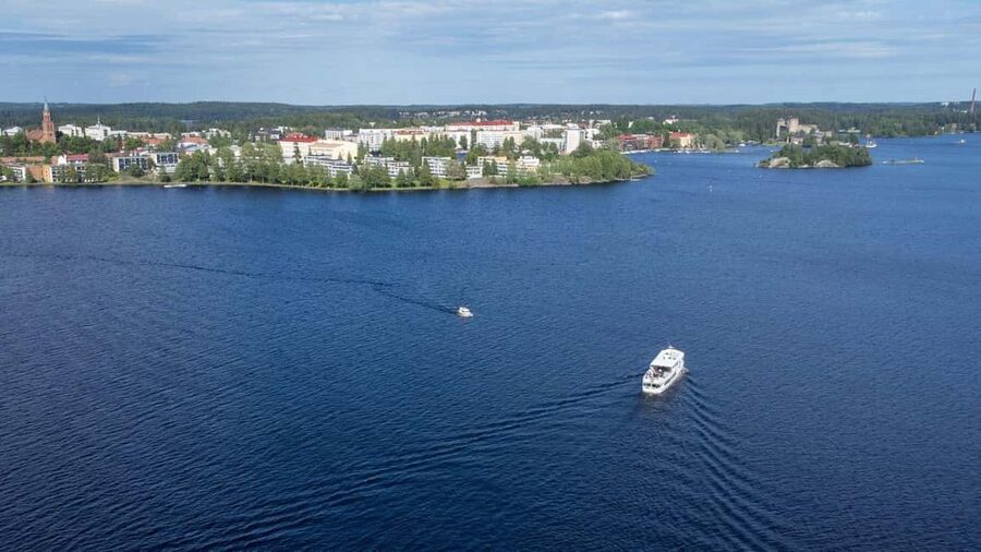 SIGHTSEEING CRUISE AROUND SAVONLINNA - Olavinlinna Castle from the water