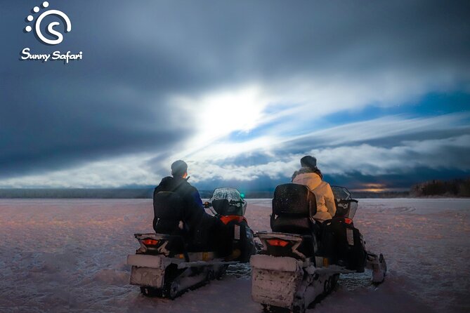 Snowmobile Safari into Arctic Wilderness - Learning to drive a snowmobile