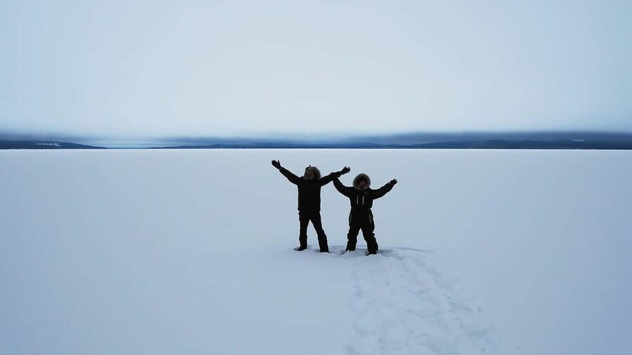 Snowshoe experience with traditional beverages in Lapland - Snowshoeing through the forest or across open snow