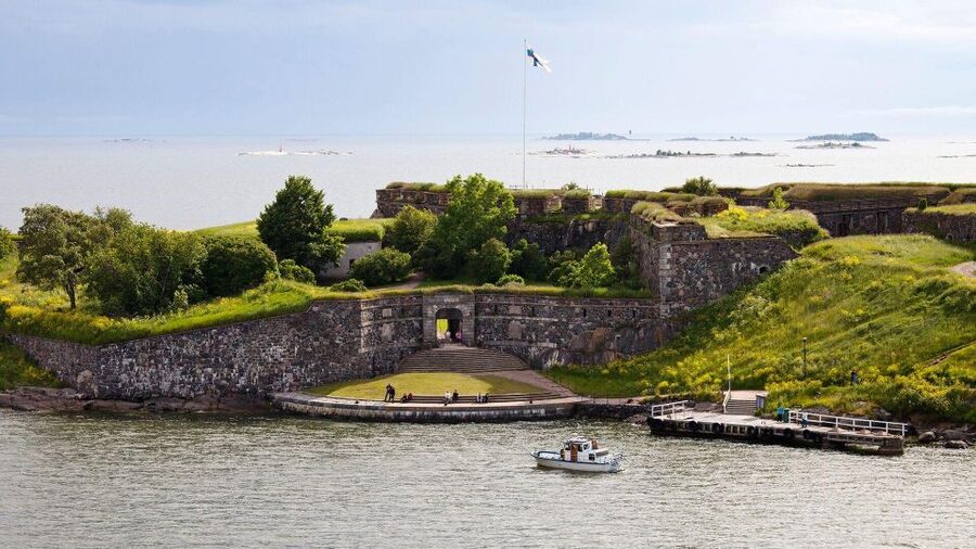 Suomenlinna: Private Tour with an Authorized Guide - Why Suomenlinna makes a better guided walk than a quick visit