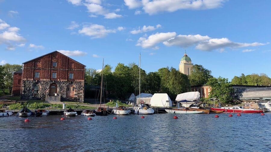 Suomenlinna tour in French with Doro - Piper Park and a change of pace