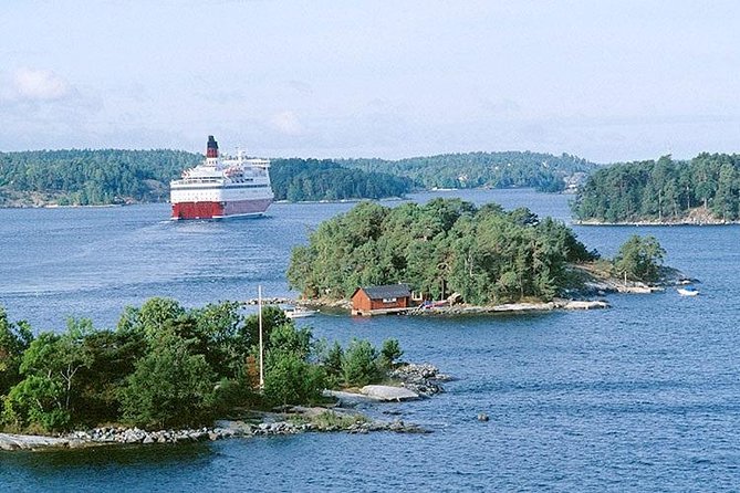 Tallinn Day Cruise from Helsinki - Toompea Hill, castle views, and Kadriorg Park