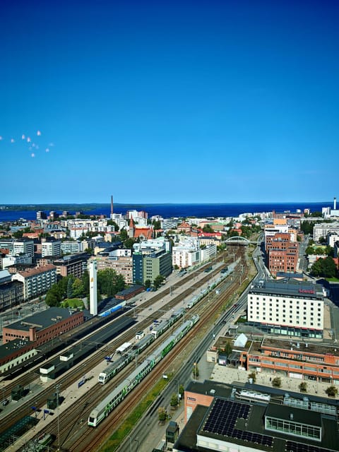 Tampere Panoramic Tour - Walking onward instead of riding between every stop