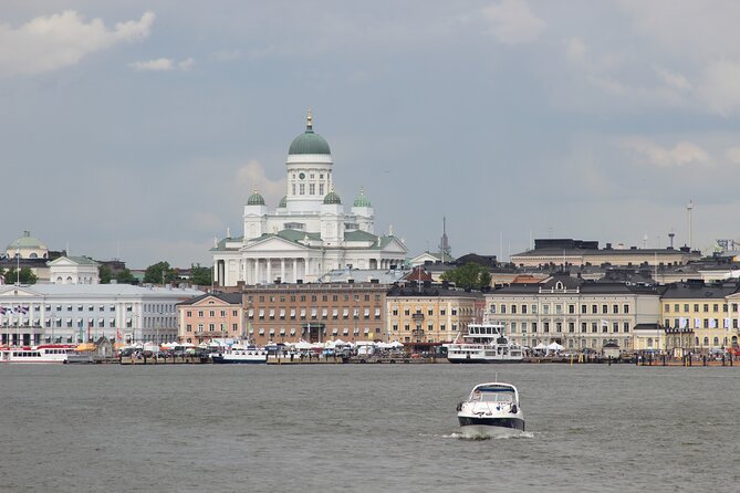 The 1st Helsinki Free Tour - Since 2016 - Presidential power at the shoreline