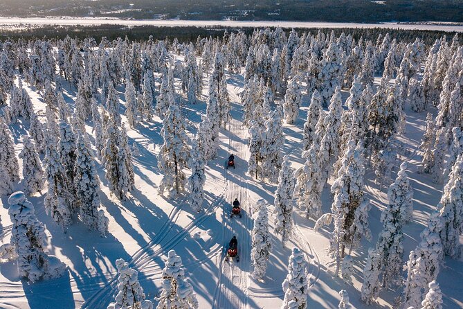 Thrill of Snowmobiling for Adults Only - The guides and the feel of the group