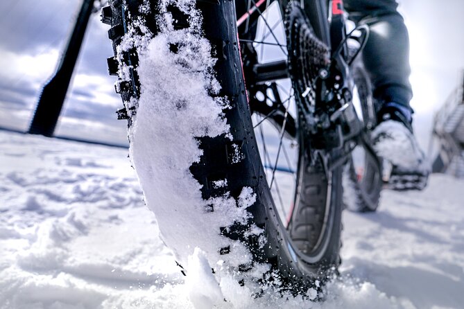 Winter Fatbiking in Ivalo (2 hours) - Riding through Ivalo instead of racing past it