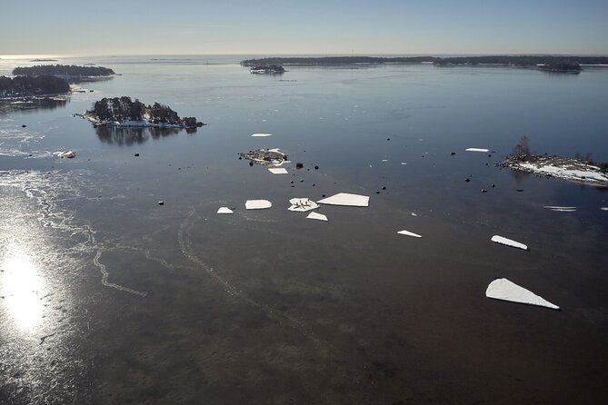 Winter kayaking in Eastern Helsinki archipelago - The cold-weather comforts after paddling