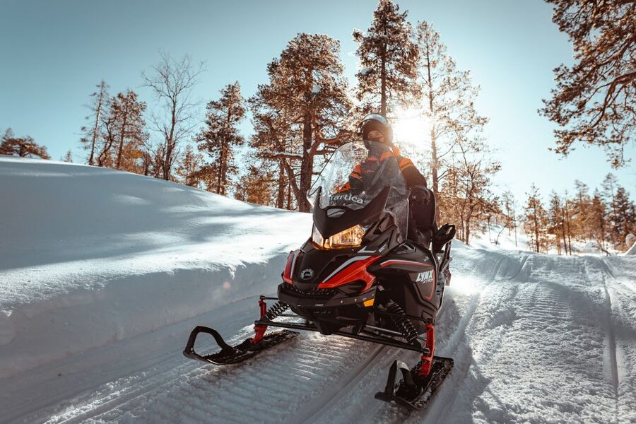 Ylläs: Wilderness Snowmobile Tour - Six hours beyond the Ylläs resort tracks